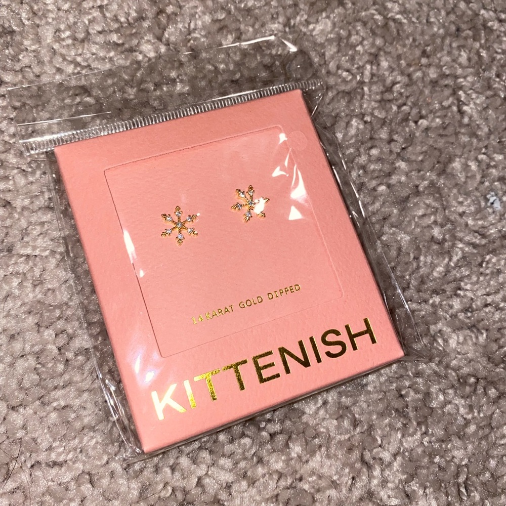 Kittenish Snowflake Earrings